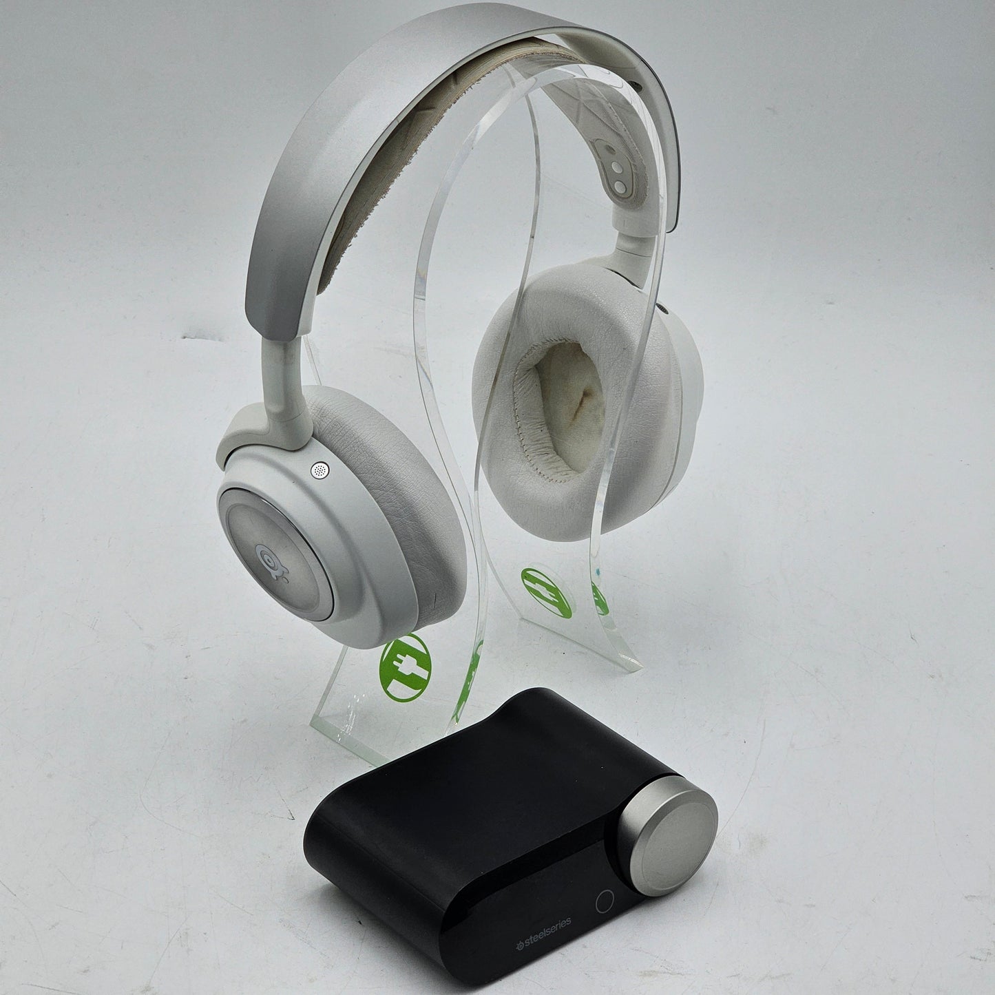Steelseries Arctis Nova Pro Active Noise Cancellation Headphones White 61524