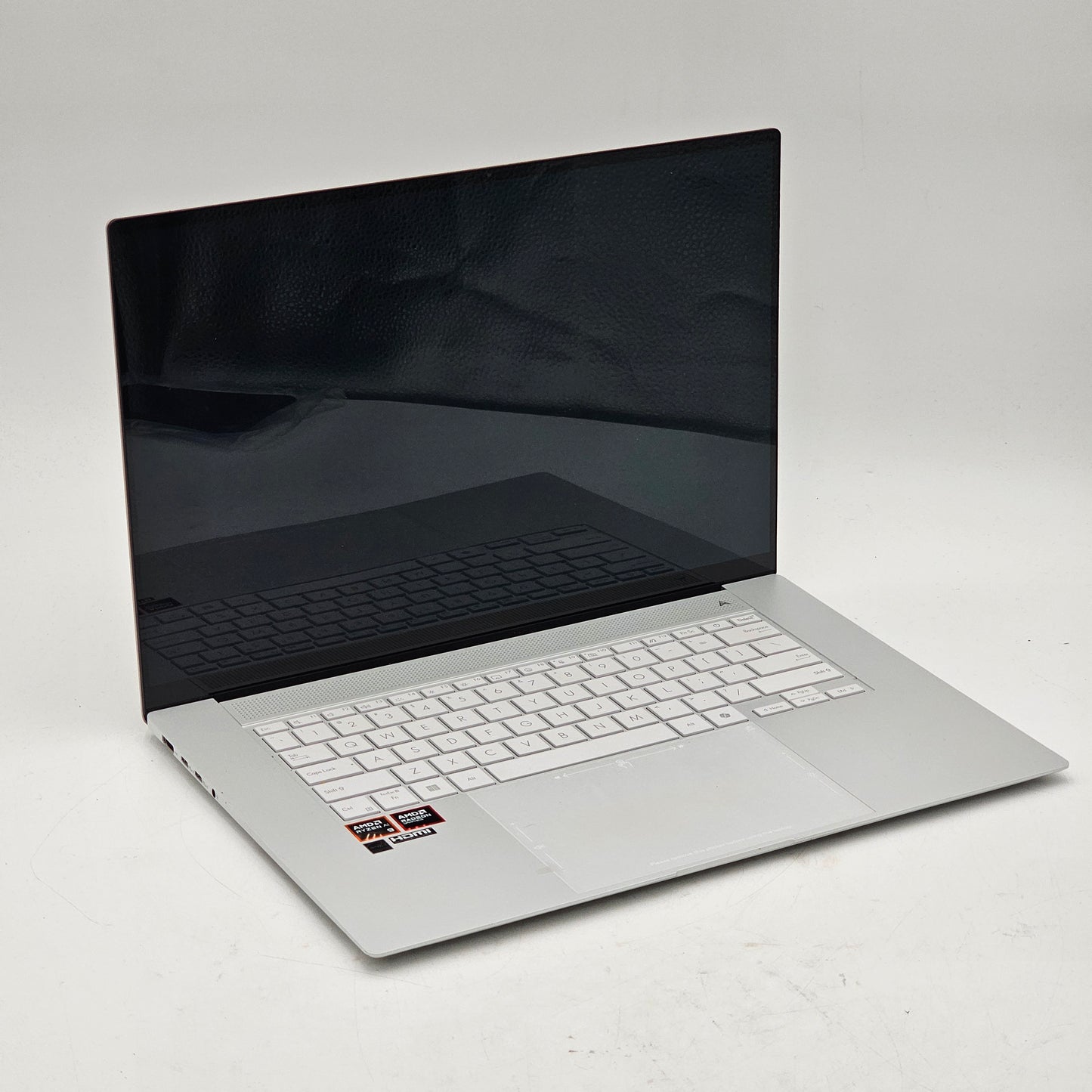 Asus Zenbook S 16 UM5606W 16" AMD AI 9 365 2.0GHz 24GB RAM 1TB SSD