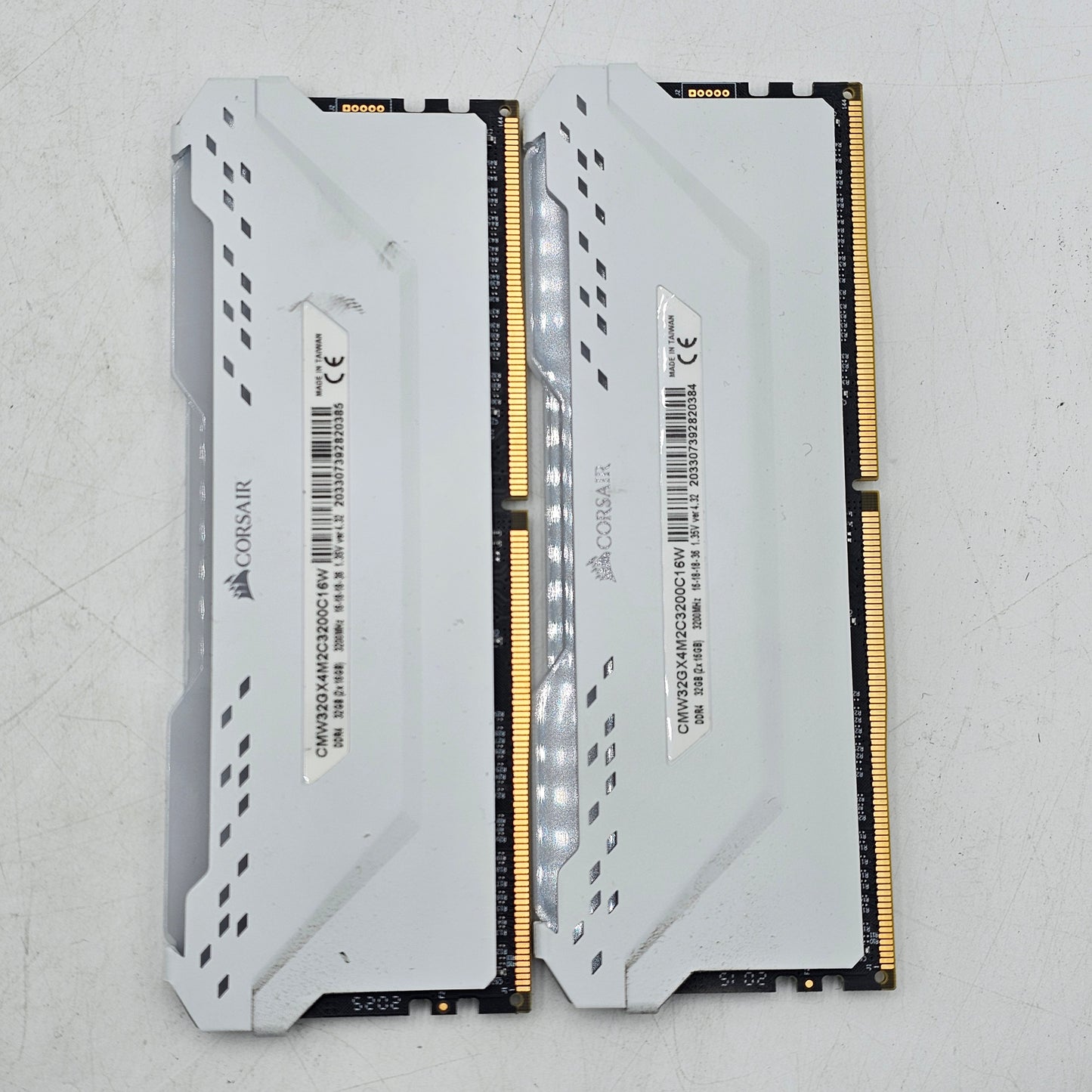 Corsair Vengeance RGB Pro RAM 32GB 2X16GB DDR4 3200MHz