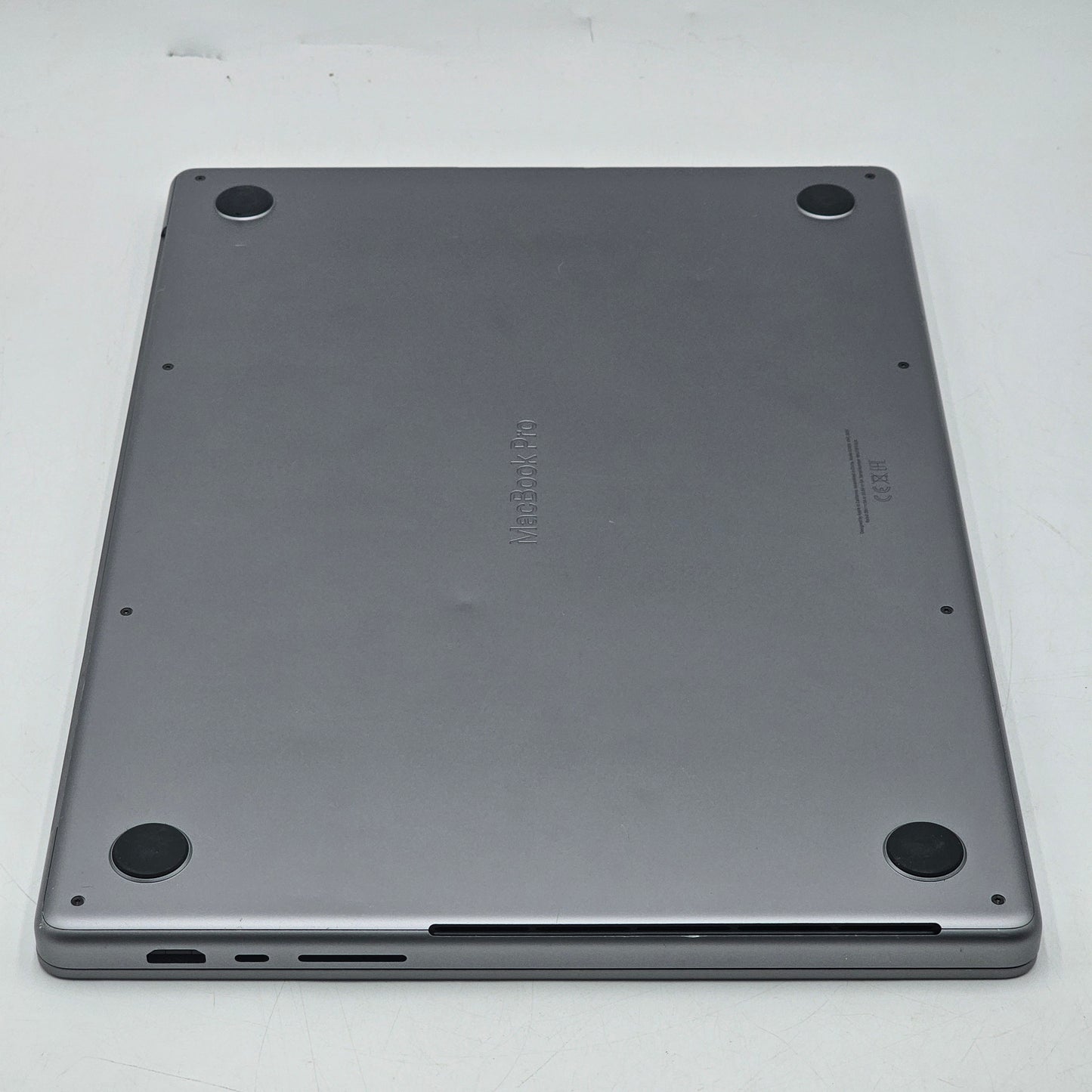 2021 Apple MacBook Pro 16" M1 Pro 14C GPU 3.2GHz 16GB RAM 512GB SSD A2485