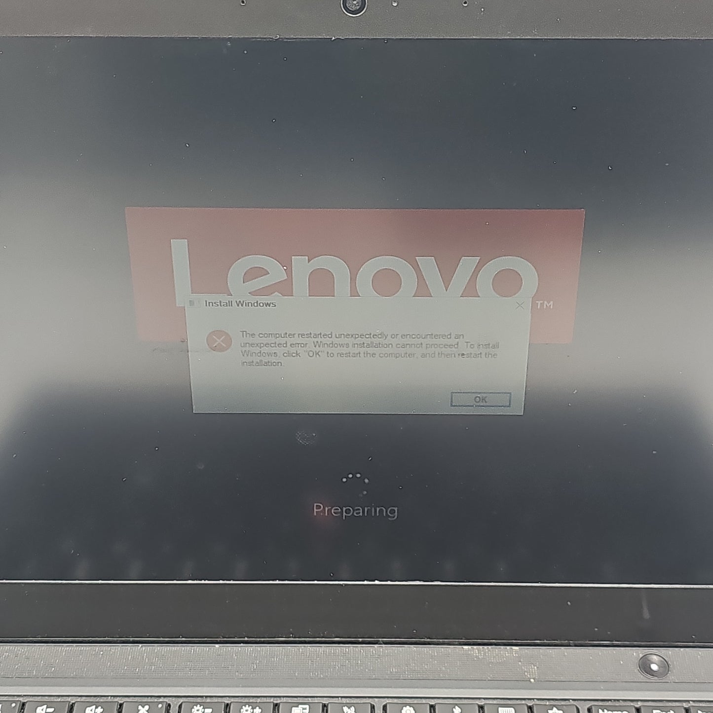 Broken Lenovo Thinkpad T490 14" i5-8265U 1.6GHz 8GB RAM 256GB SSD