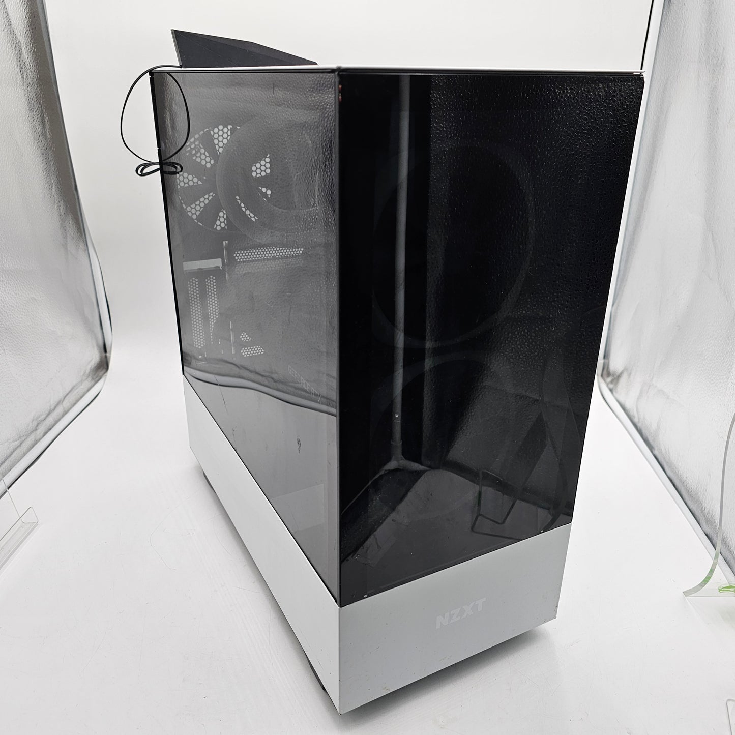 NZXT Custom PC i7-8700K 3.70GHz 32GB RAM 1TB SSD GeForce RTX 3070 Ti No OS