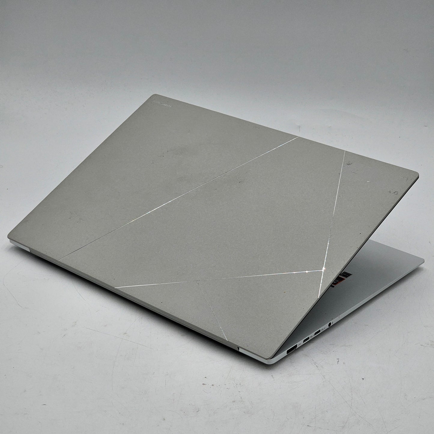 Asus Zenbook S 16 UM5606W 16" AMD AI 9 365 2.0GHz 24GB RAM 1TB SSD 
