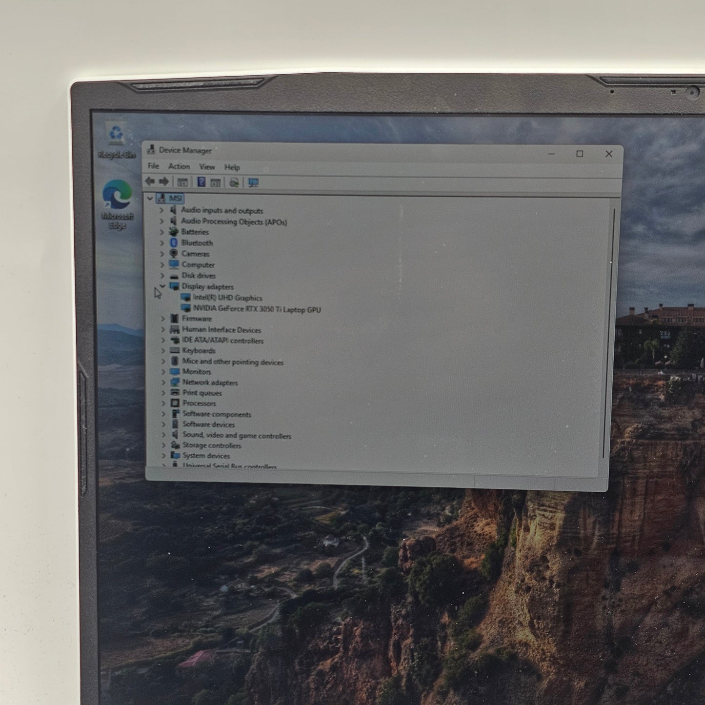 MSI Sword 17 A11UD 17.3" i7-11800H 2.3GHz 16GB RAM 512GB SSD GeForce RTX 3050 Ti