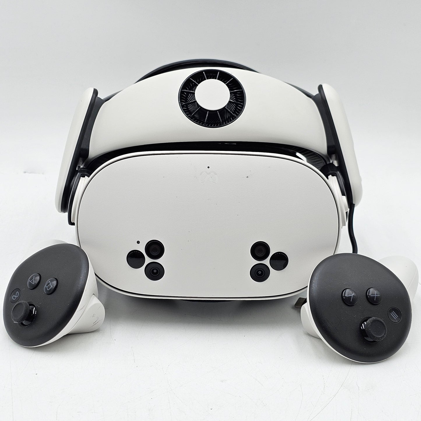 Meta Quest 3S 128GB Standalone All-in-One VR Headset P97