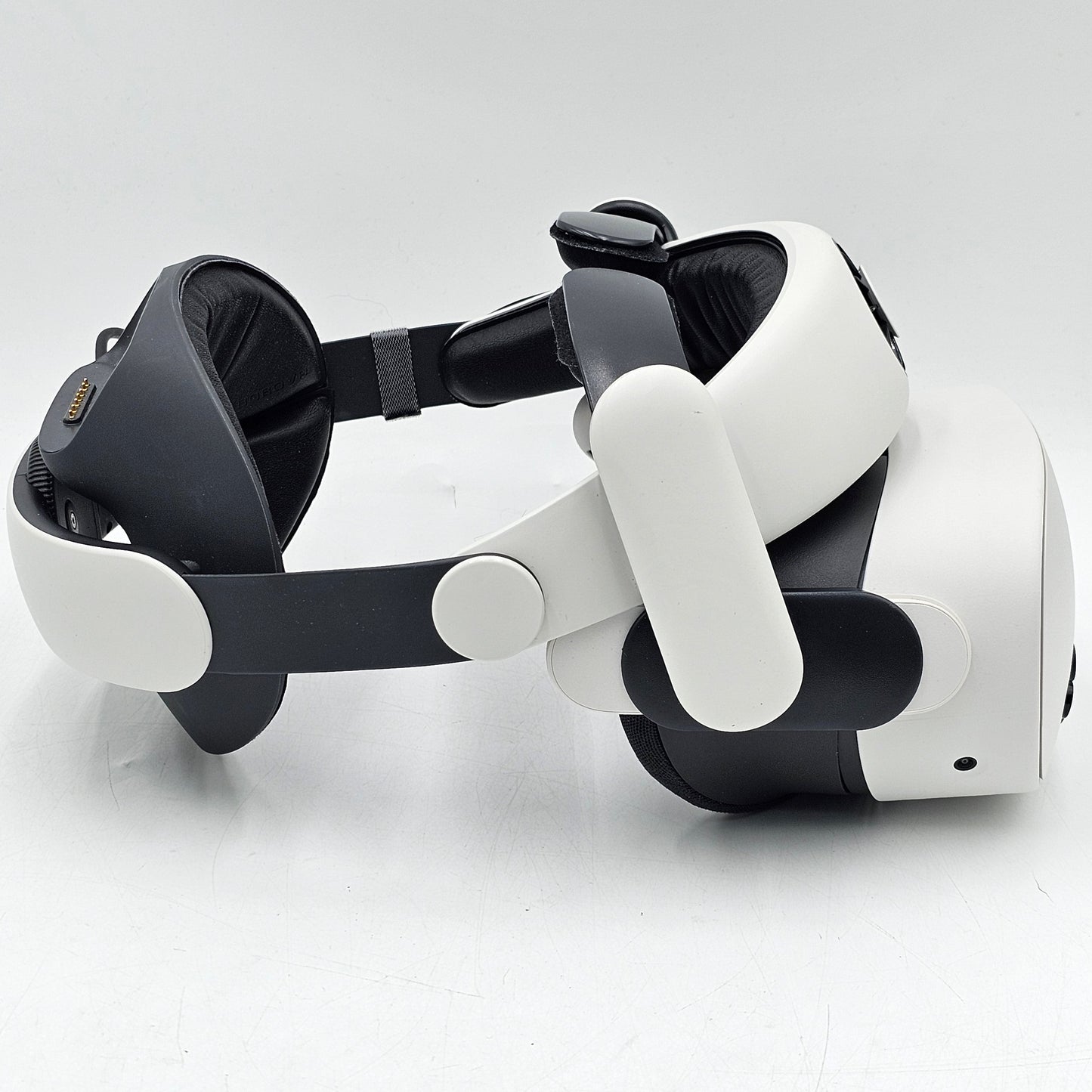 Meta Quest 3S 128GB Standalone All-in-One VR Headset P97