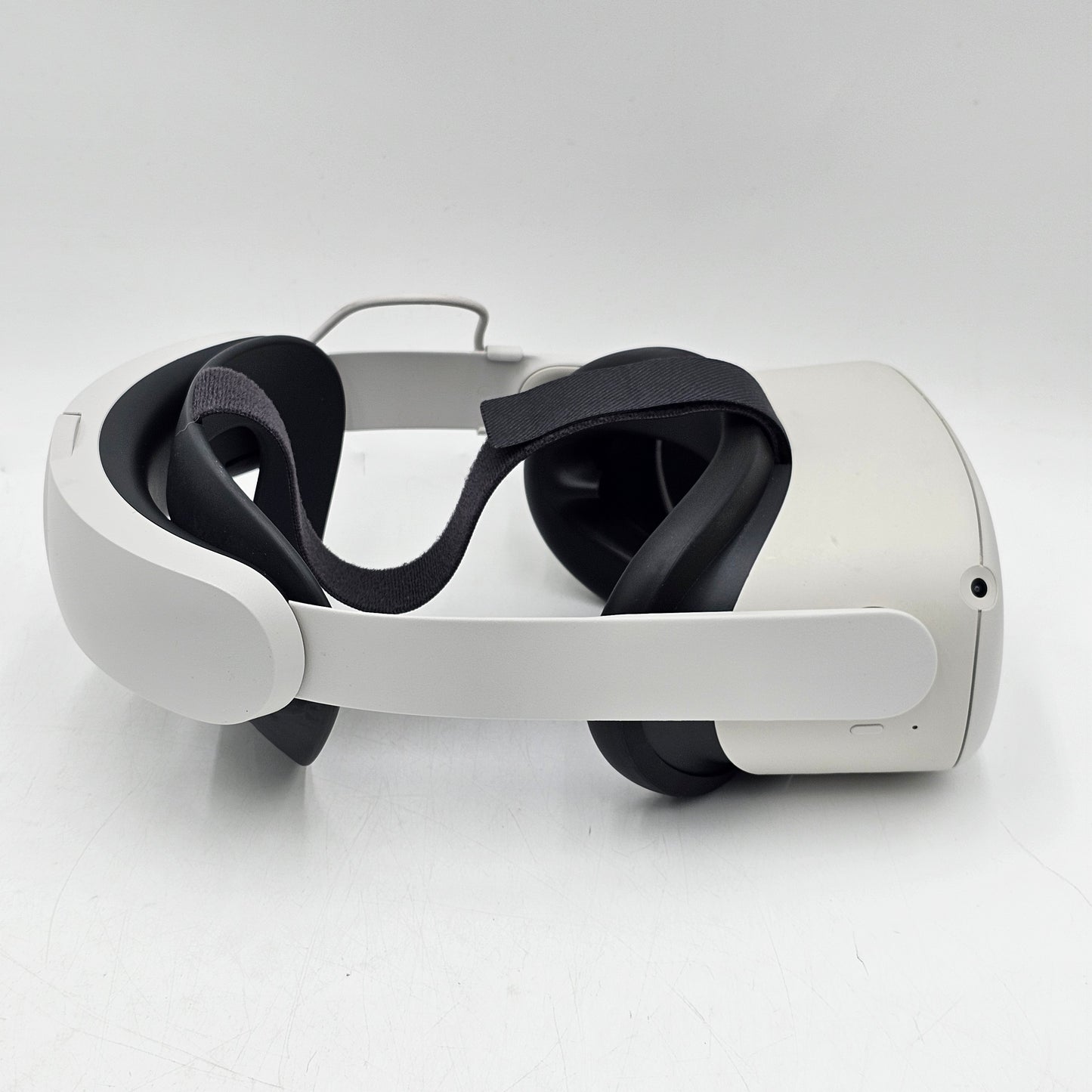 Meta Quest 2 128GB Standalone All-in-One VR Headset KW49CM