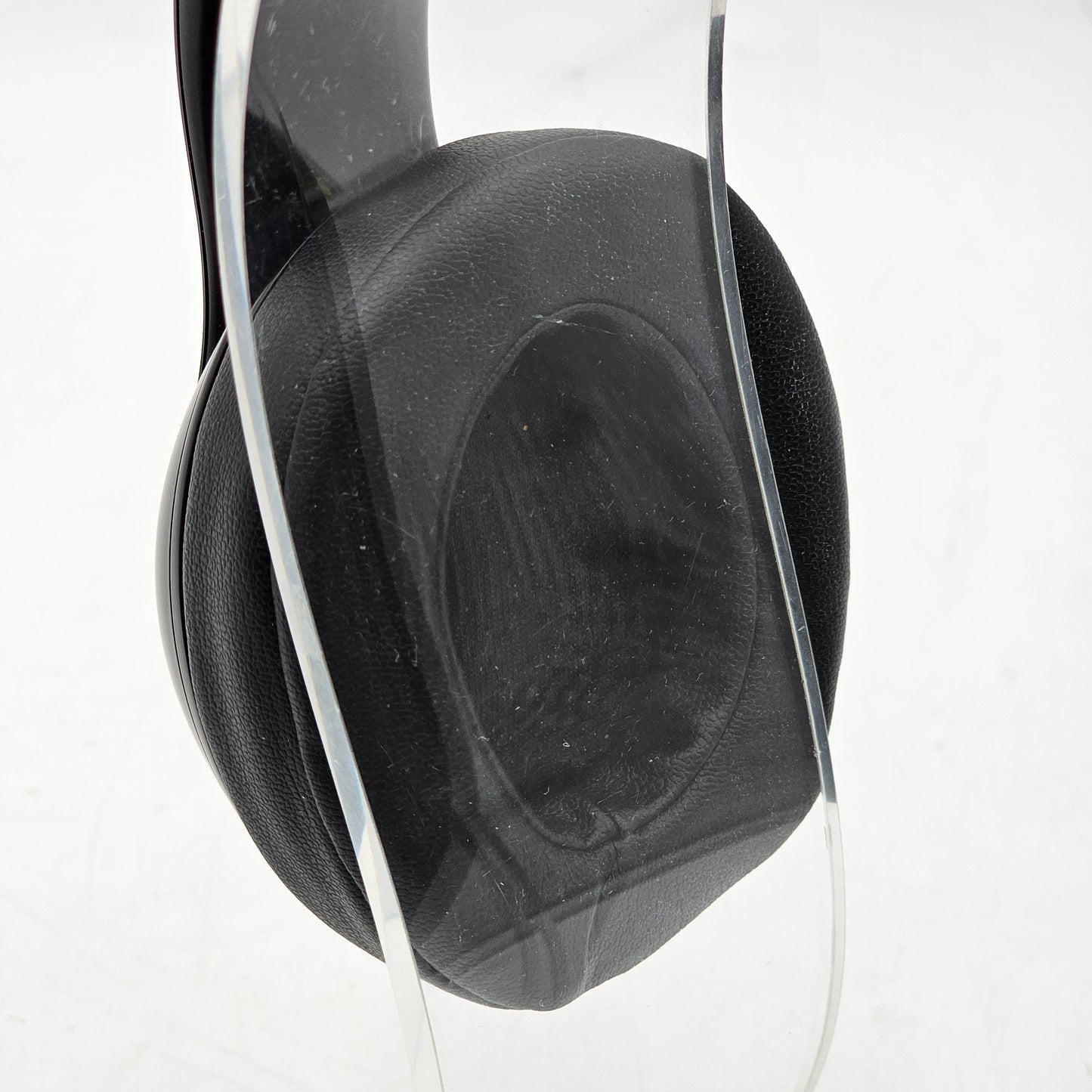Beats Solo3 Wireless Over-Ear Bluetooth Headphones Black MX432LL/A