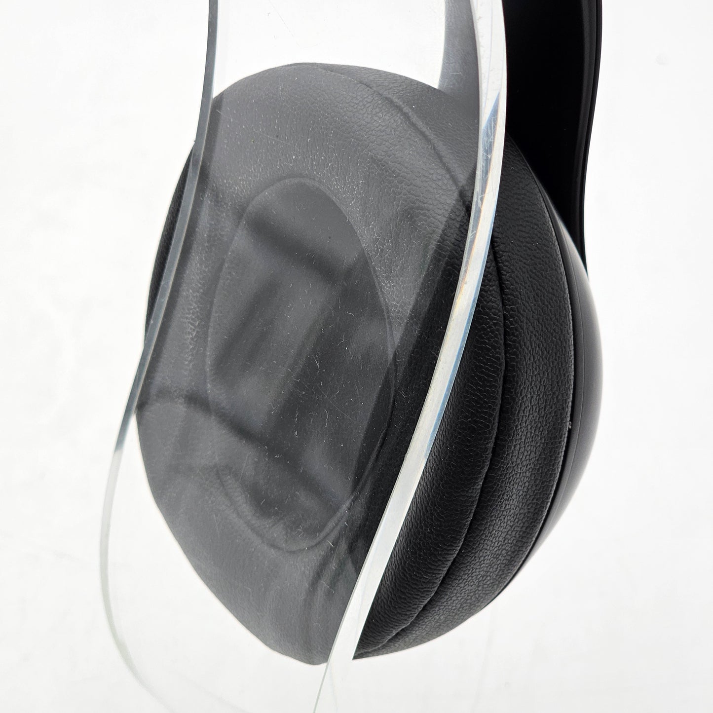Beats Solo3 Wireless Over-Ear Bluetooth Headphones Black MX432LL/A